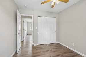 Lone Elk Ln-S2409-019.jpg