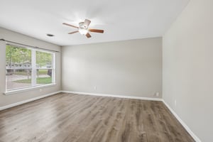 Lone Elk Ln-S2409-021.jpg
