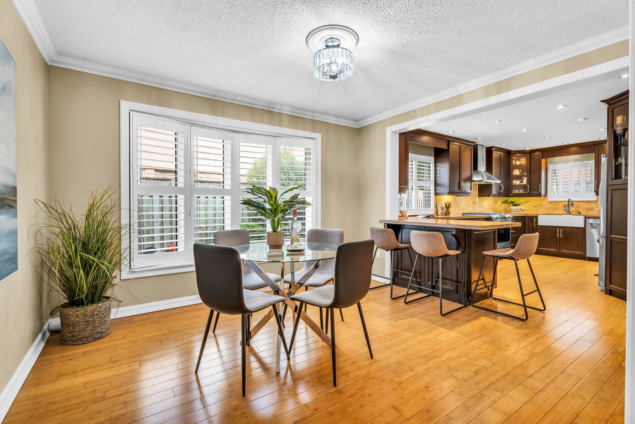 Kitchen/Eating Area