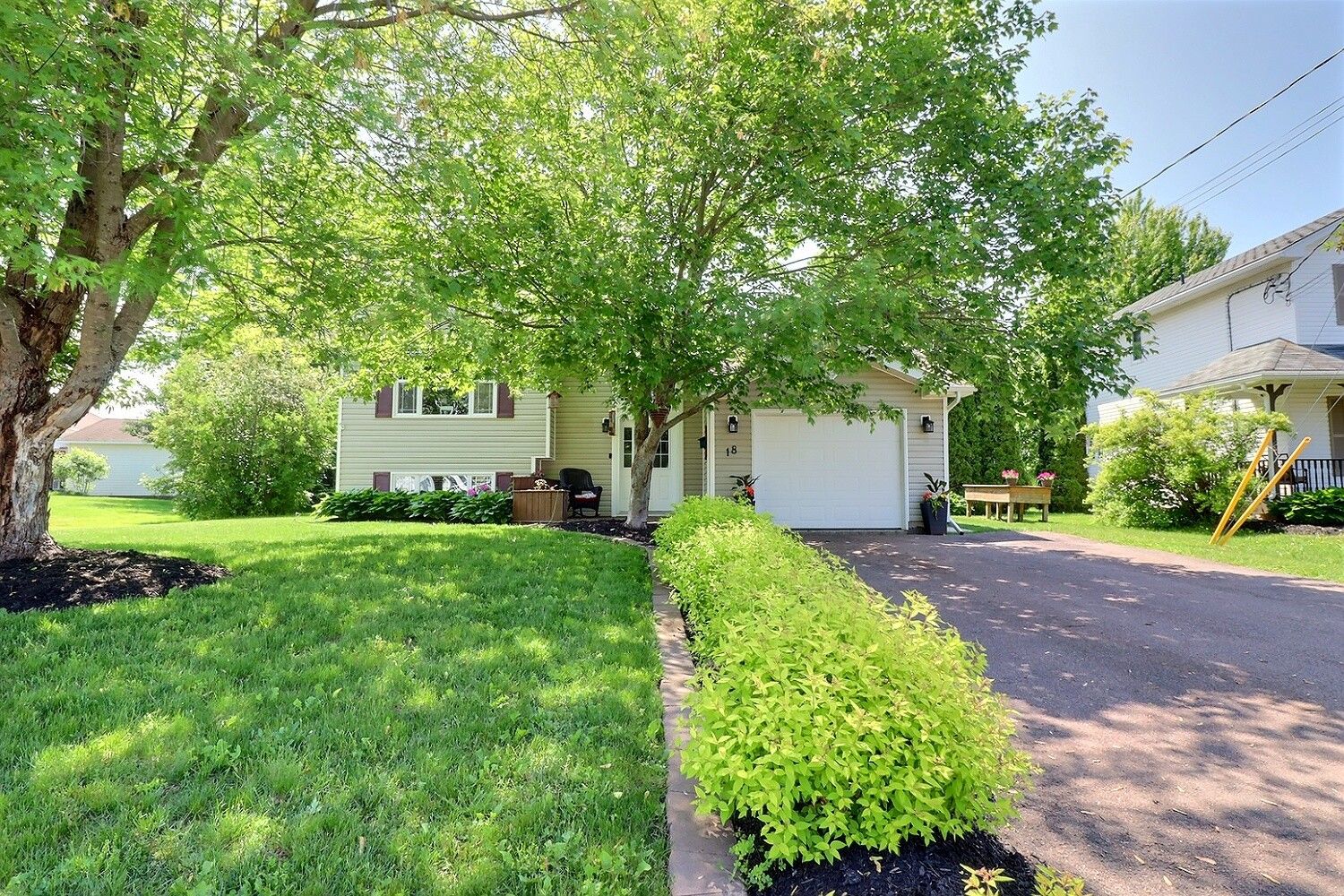 18 Mathilde St, Dieppe, NB E1A 6V7 PROPICSTA & MeasureMySpace