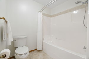  Photo 32
