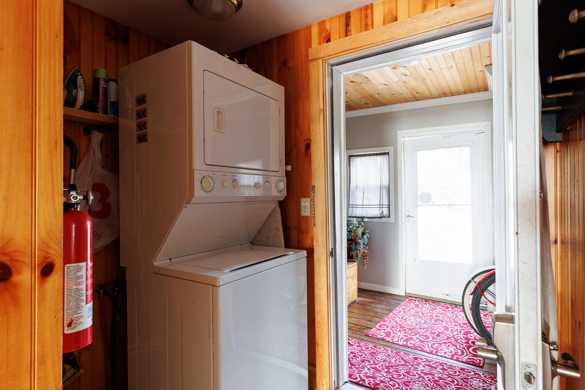 18 Otter St-48