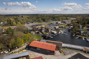 18 Otter St-20