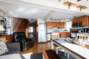 18 Otter St-31