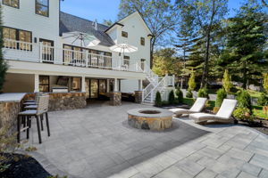 18 Overlook Dr, Bedford, MA 01730, USA Photo 6