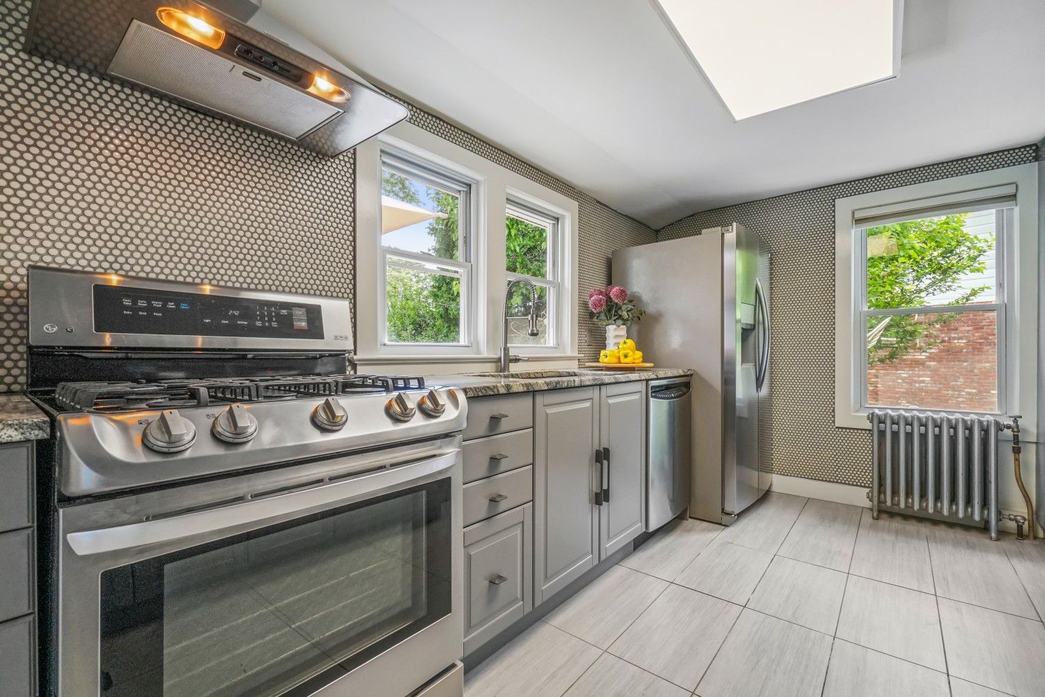 18 Phelps Ave Bergenfield NJ