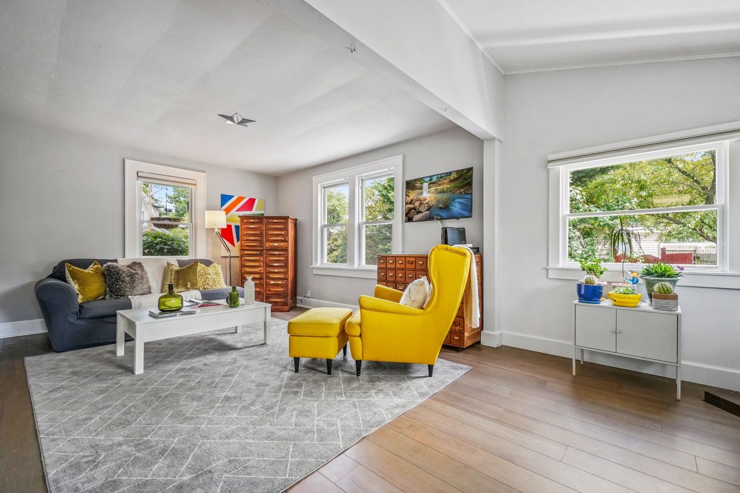 18 Phelps Ave Bergenfield NJ