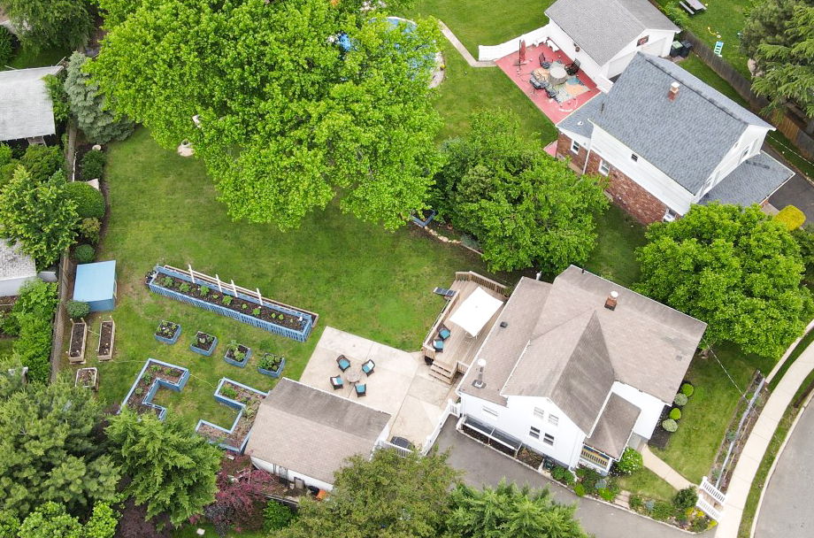 18 Phelps Ave Bergenfield NJ