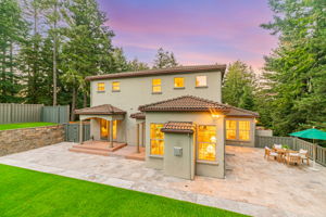 023_TWILIGHT_ 18 Ridgecrest Ln