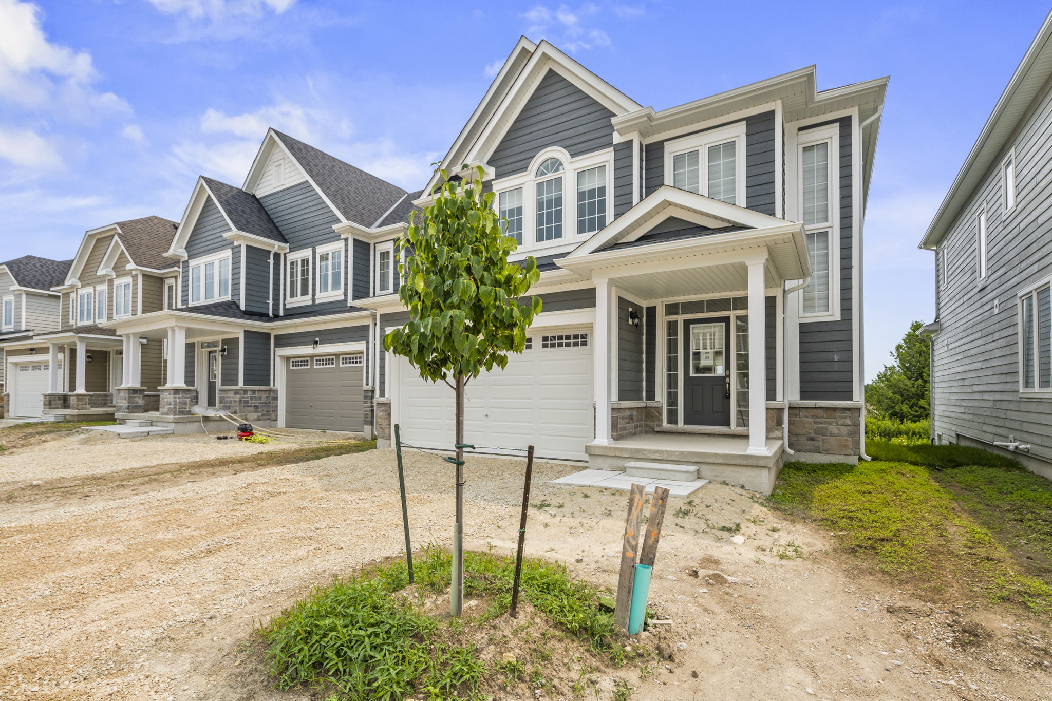 18 Shapira Ave Wasaga Beach, ON L9Z 0G3