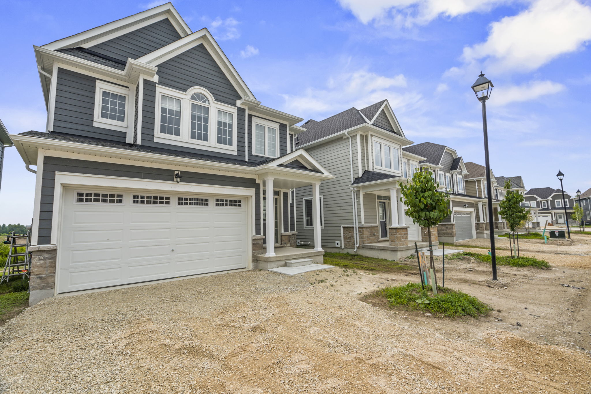 18 Shapira Ave Wasaga Beach, ON L9Z 0G3