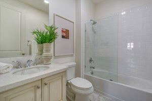 Bathroom for bedroom 2