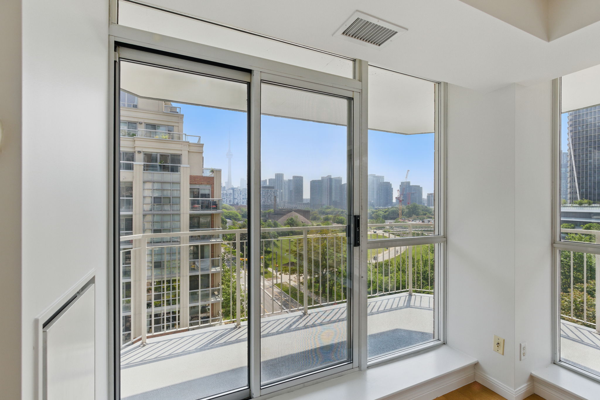 Toronto property showcase — delivered property photograph 12