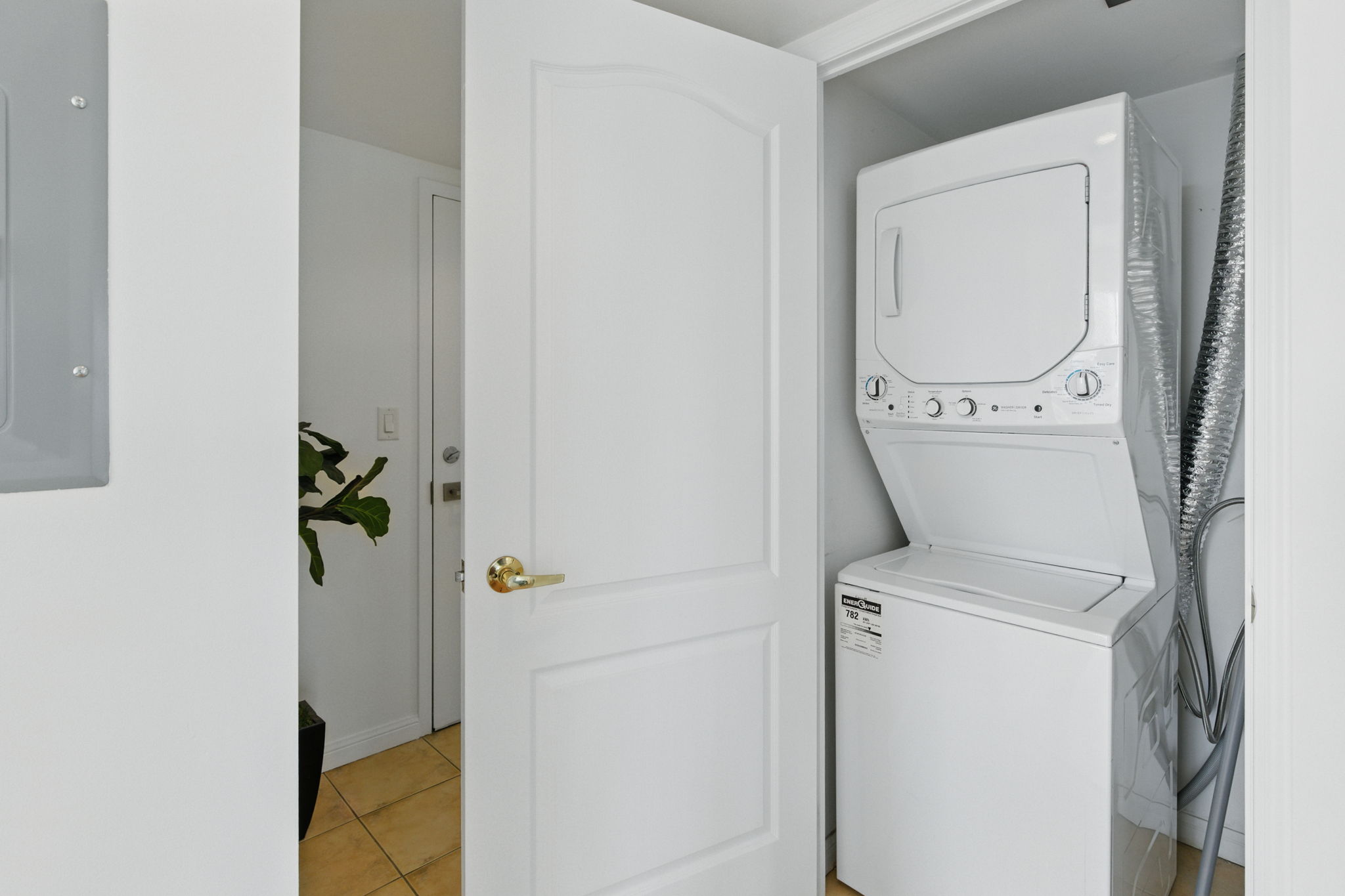 Toronto property showcase — delivered property photograph 23