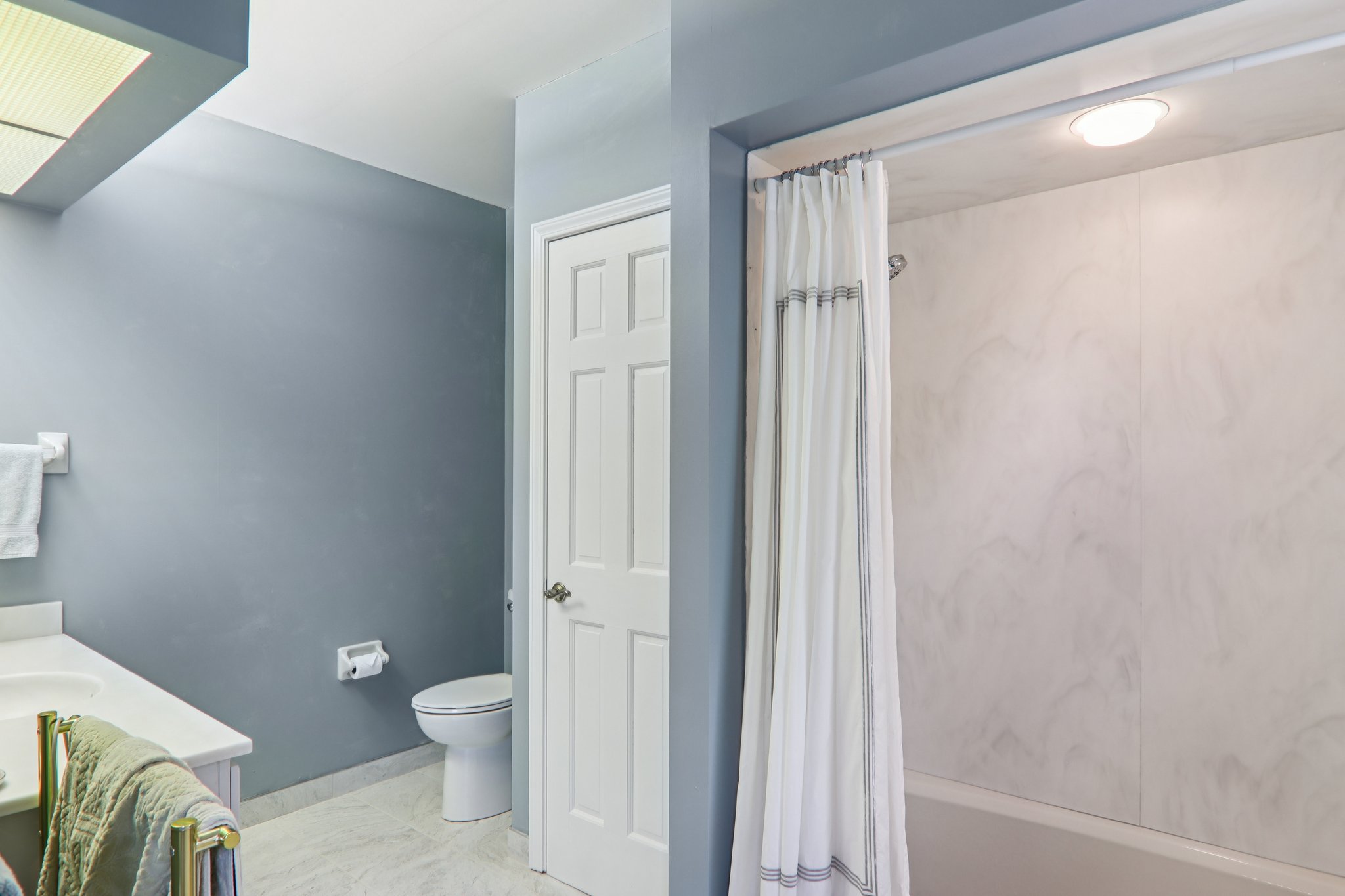 Thornapple Dr-S1508-053.jpg