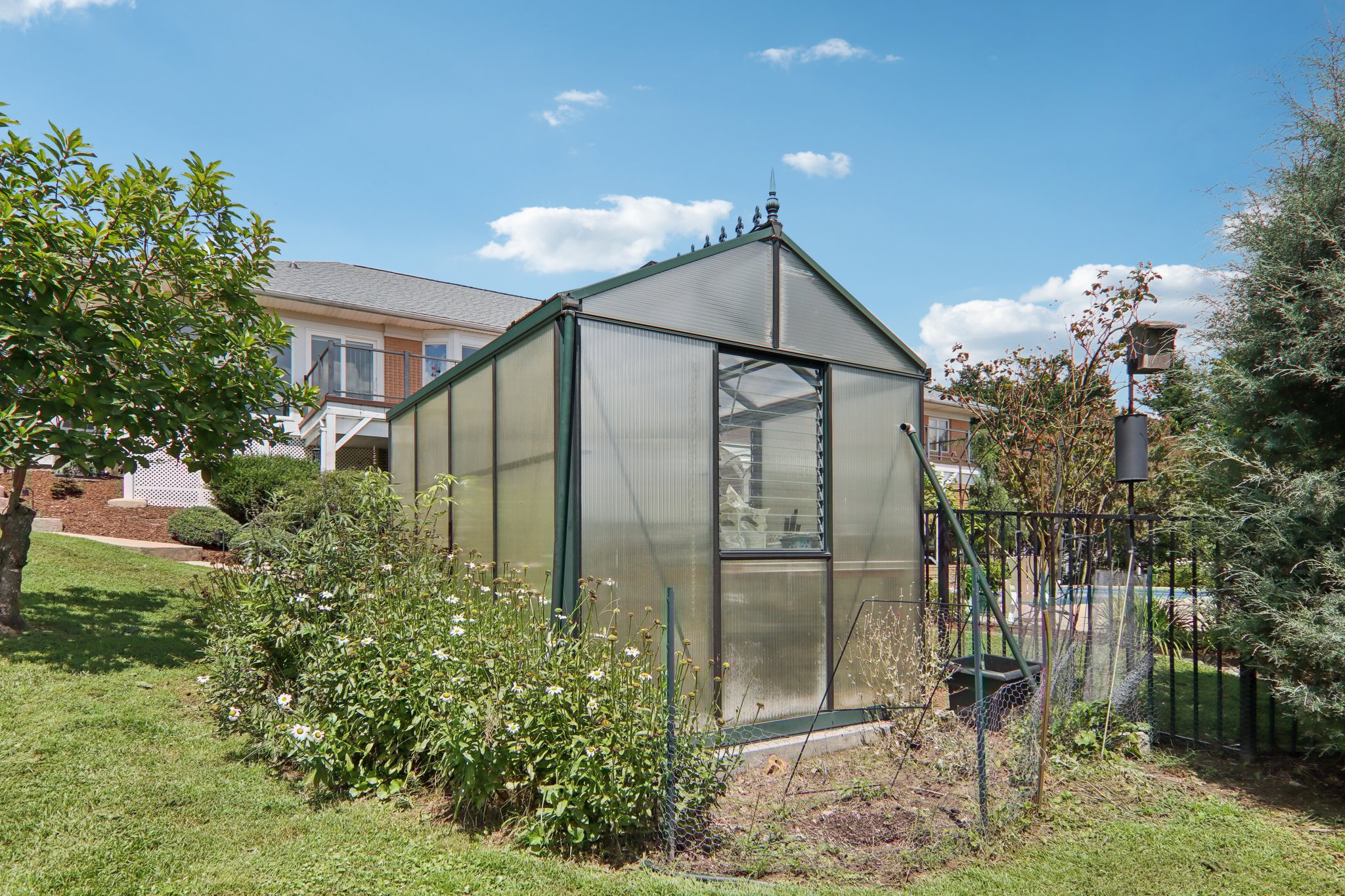 Thornapple Dr-S1508-078.jpg