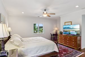 Thornapple Dr-S1508-052.jpg