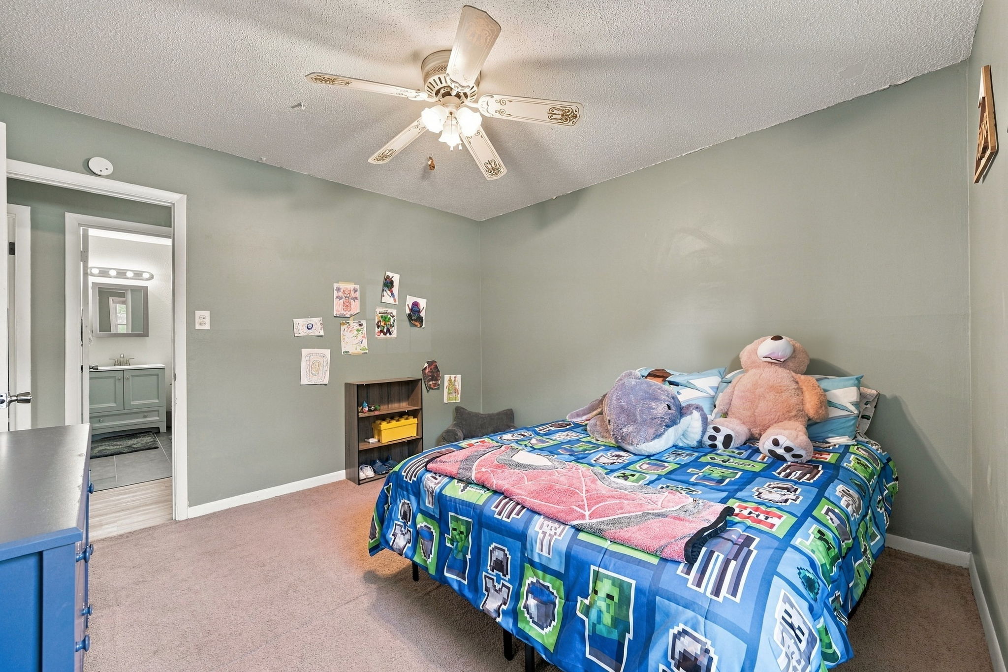  Photo 44