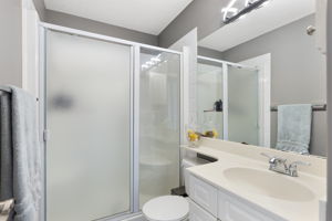  Photo 33