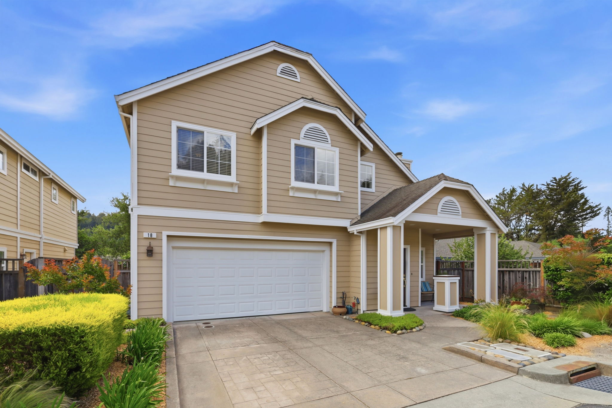002_F8_18 Windward Pl