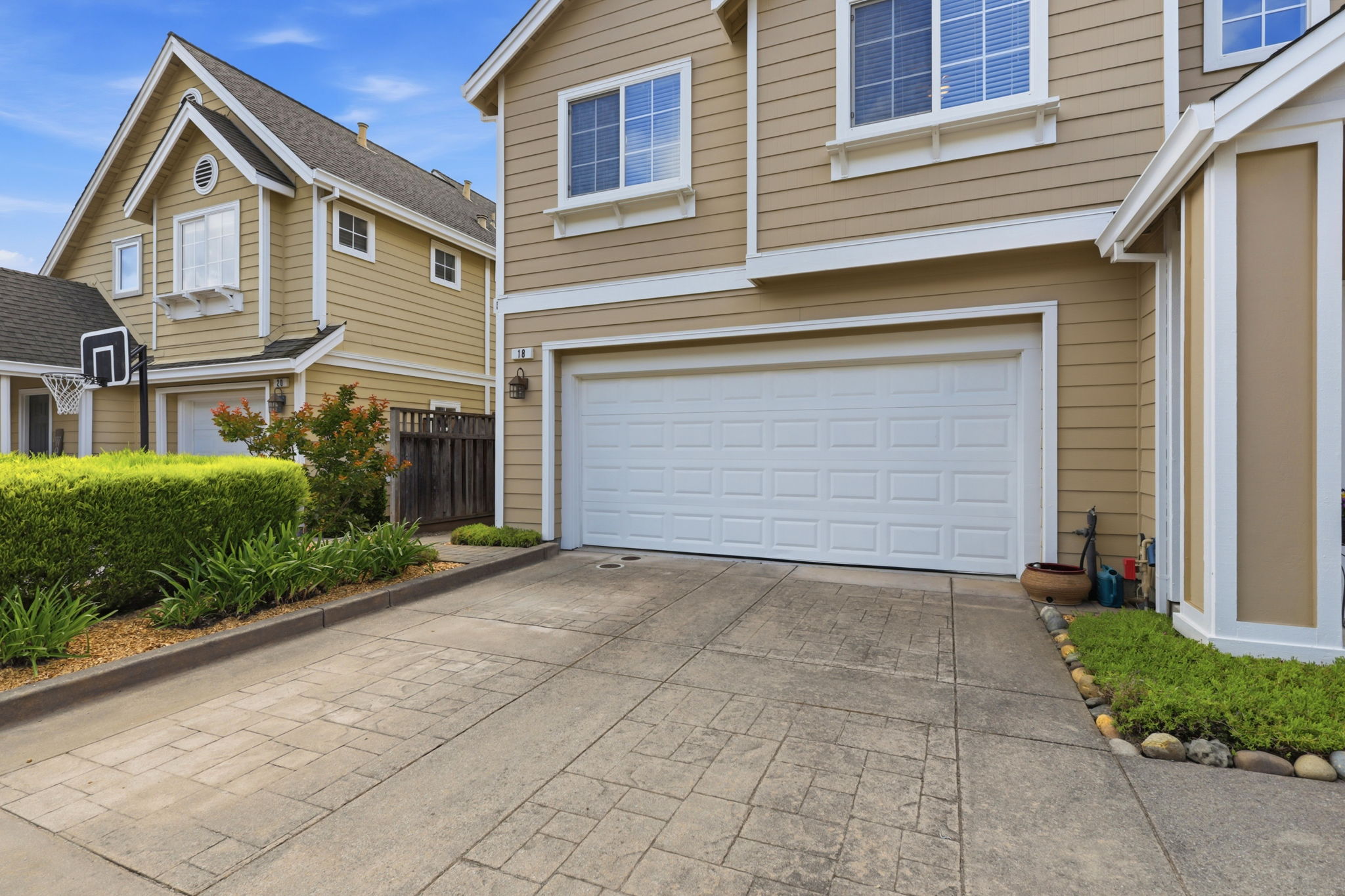 003_F8_18 Windward Pl