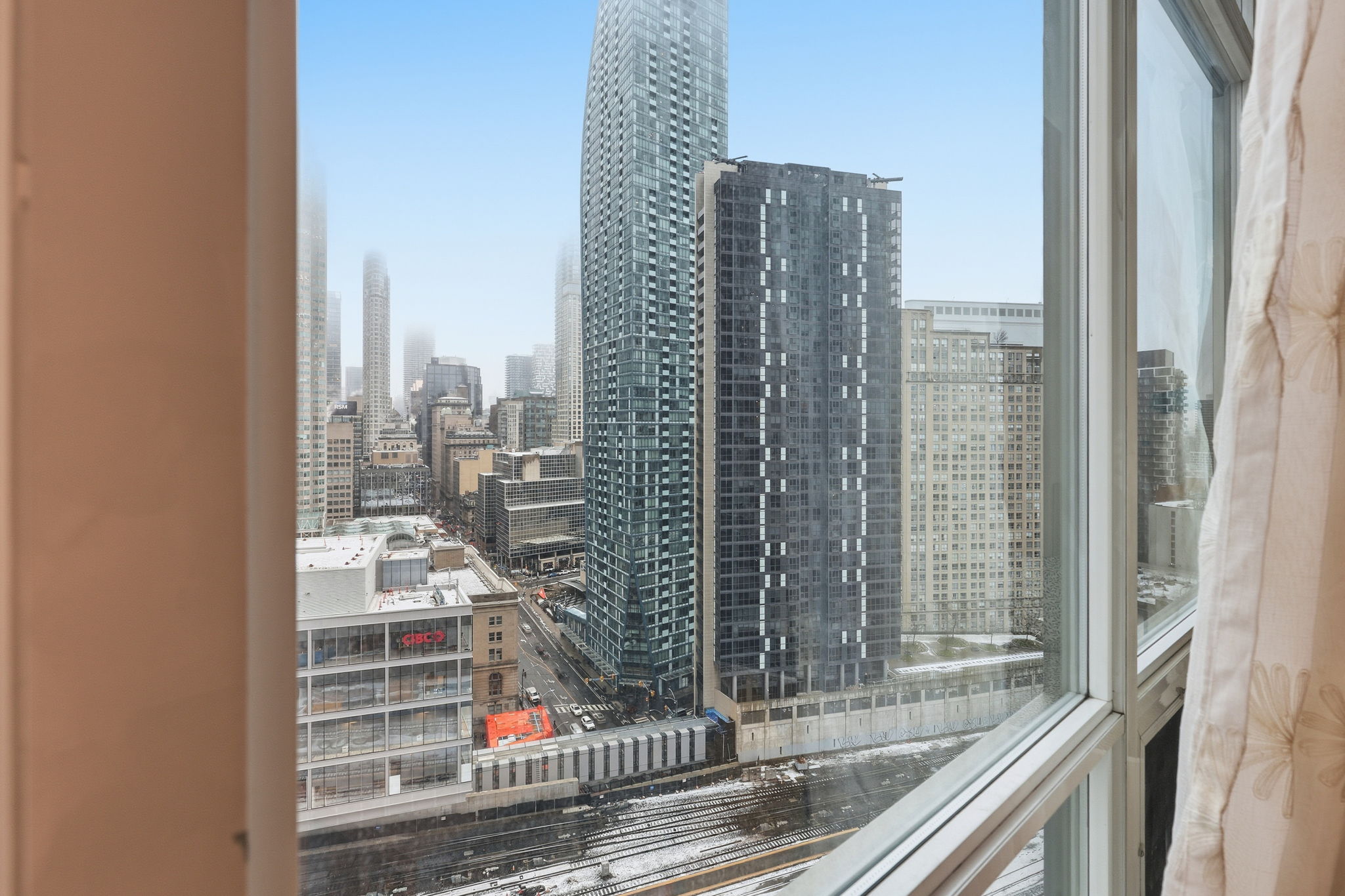 Toronto property showcase — delivered property photograph 18