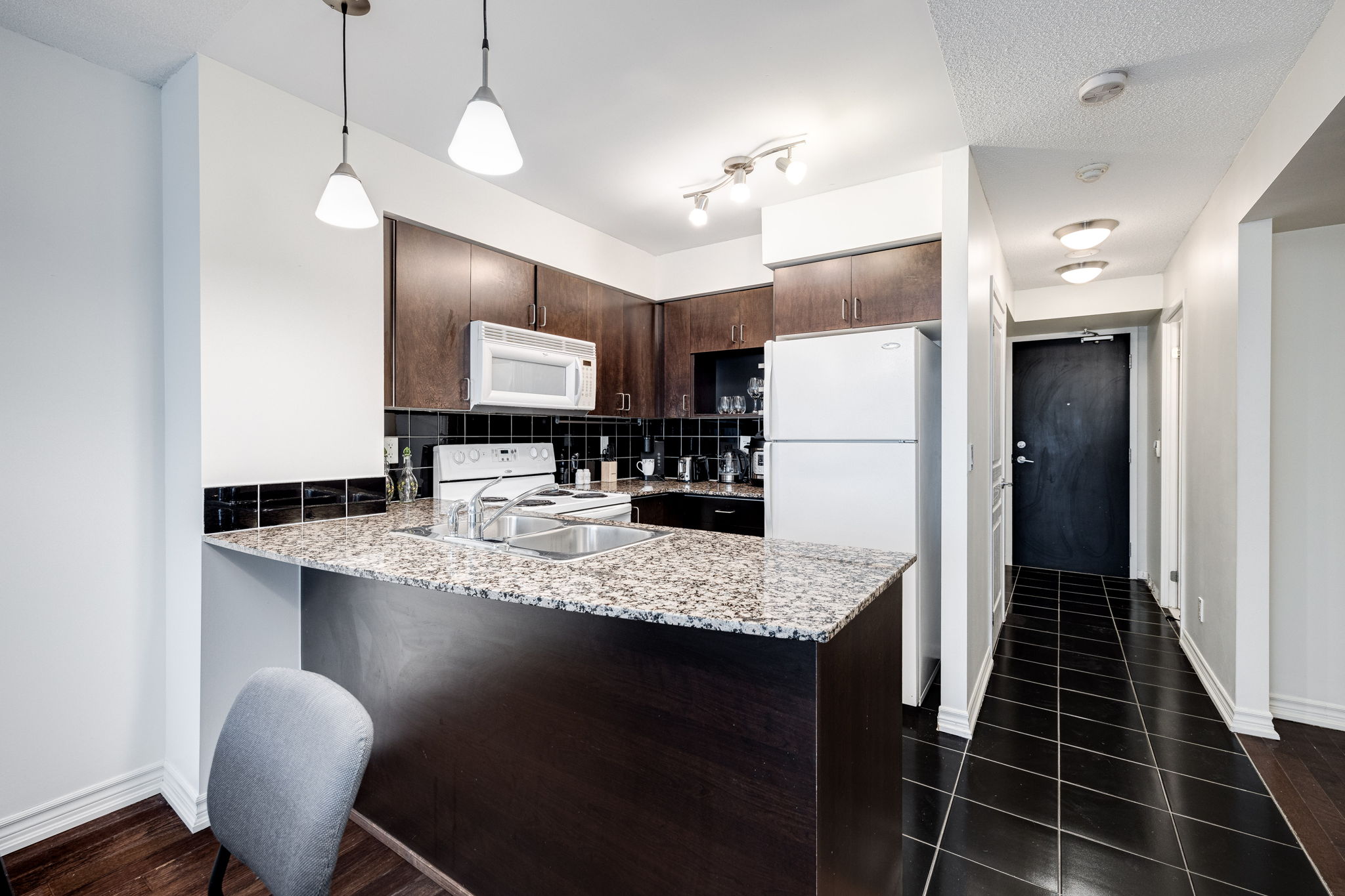 Toronto property showcase — delivered property photograph 3