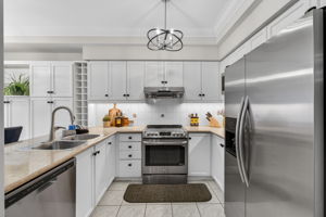 180 Blue Willow Dr, Woodbridge, ON L4L 9C9, Canada Photo 11