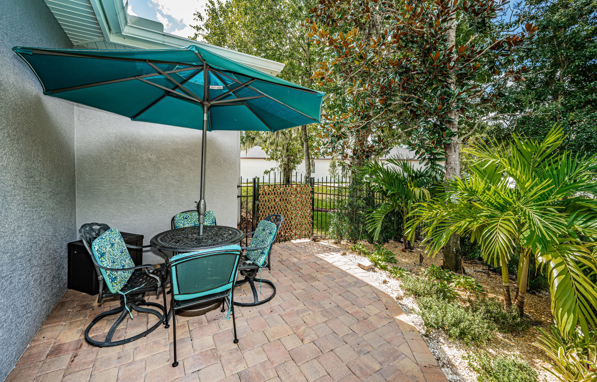 Side Patio and Walkway1