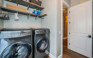 Laundry Room1b