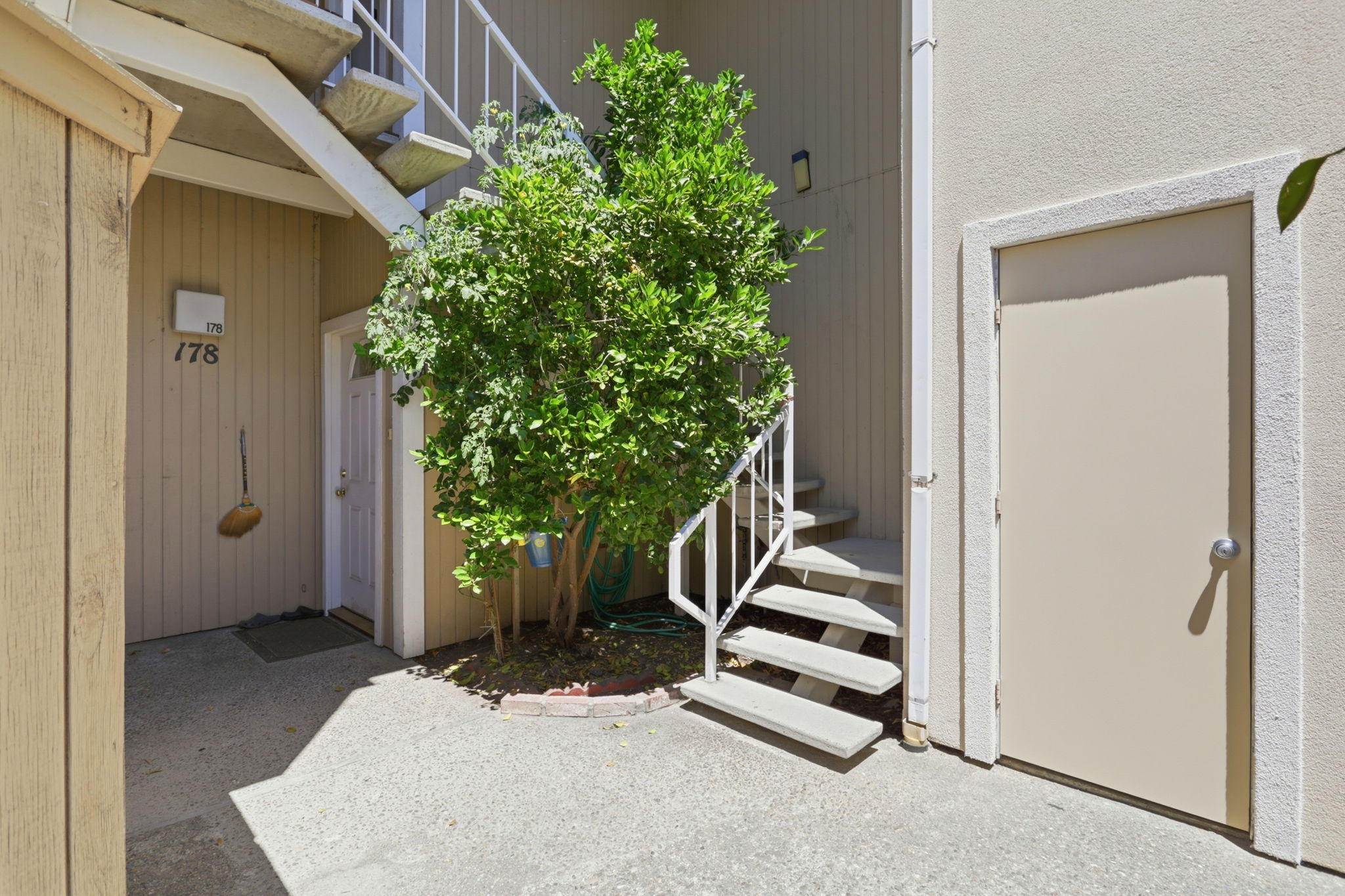 005_F8_180 Marylinn Dr