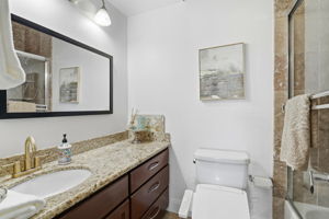 033_F8_180 Marylinn Dr