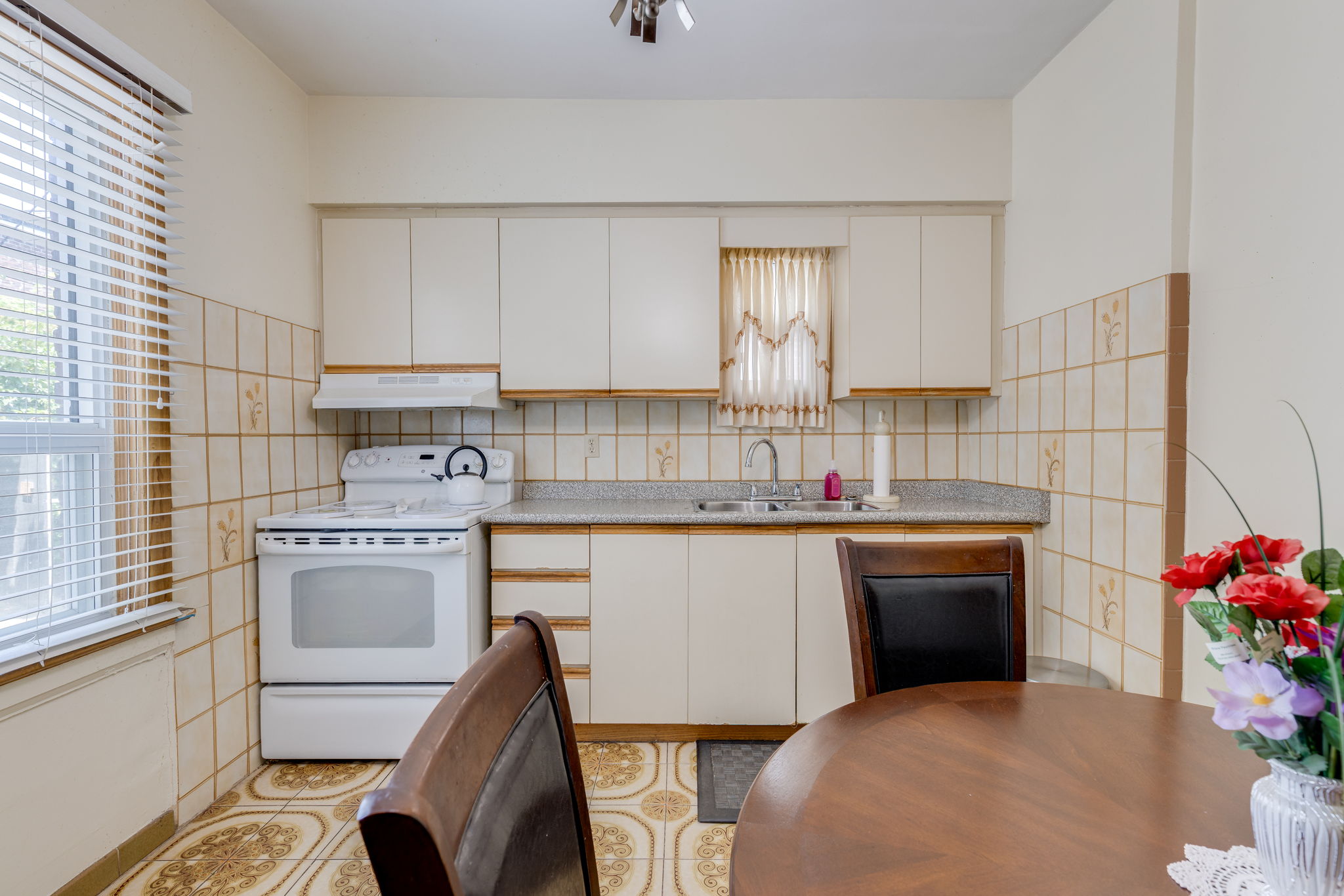 Toronto property showcase — delivered property photograph 12