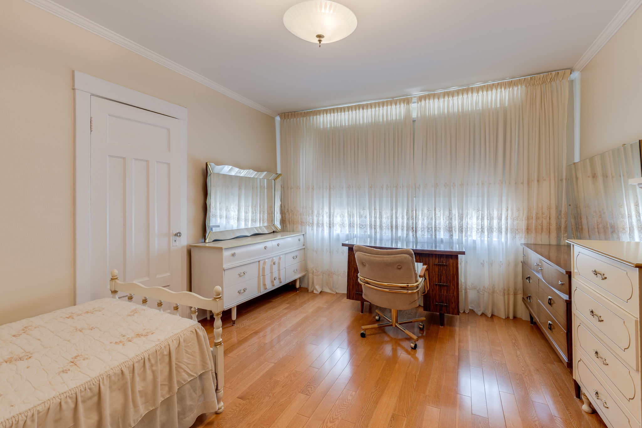 Toronto property showcase — delivered property photograph 19