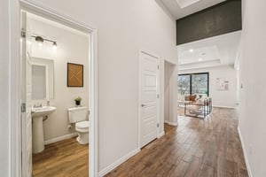 Pecos St-S1202-008.jpg