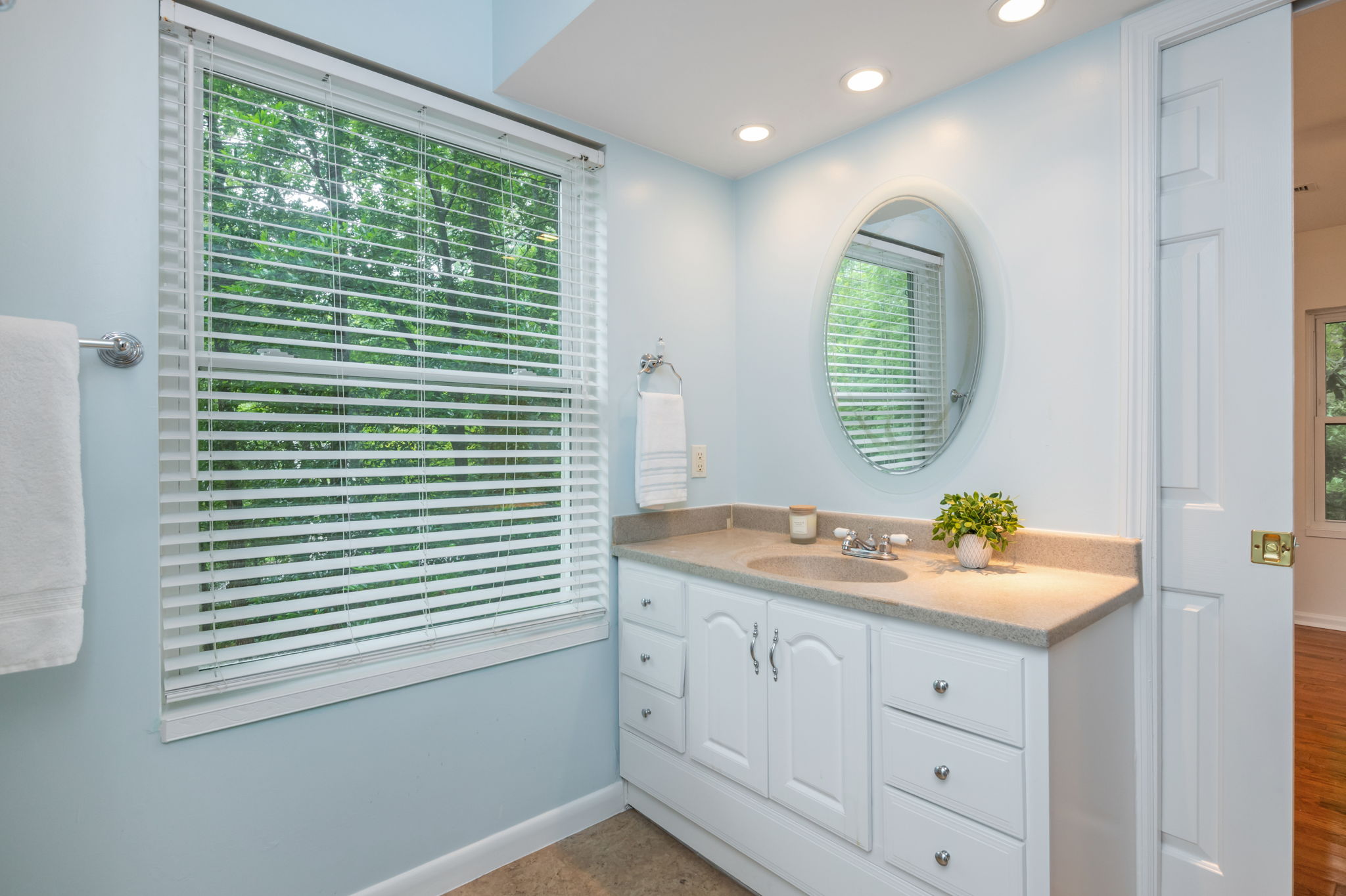  Photo 35