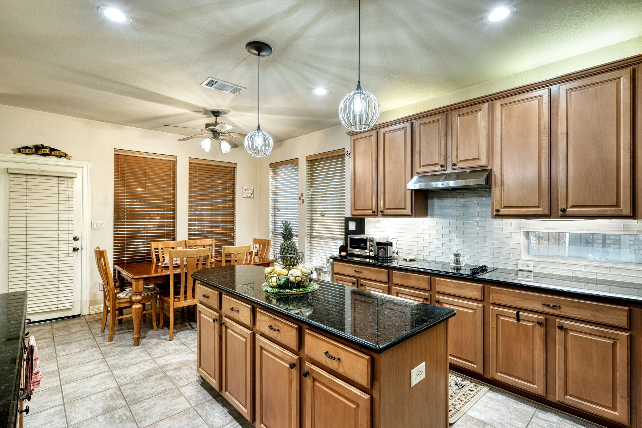 Kitchen/Breakfast Area