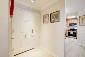 2 Entryway A w Kitchen