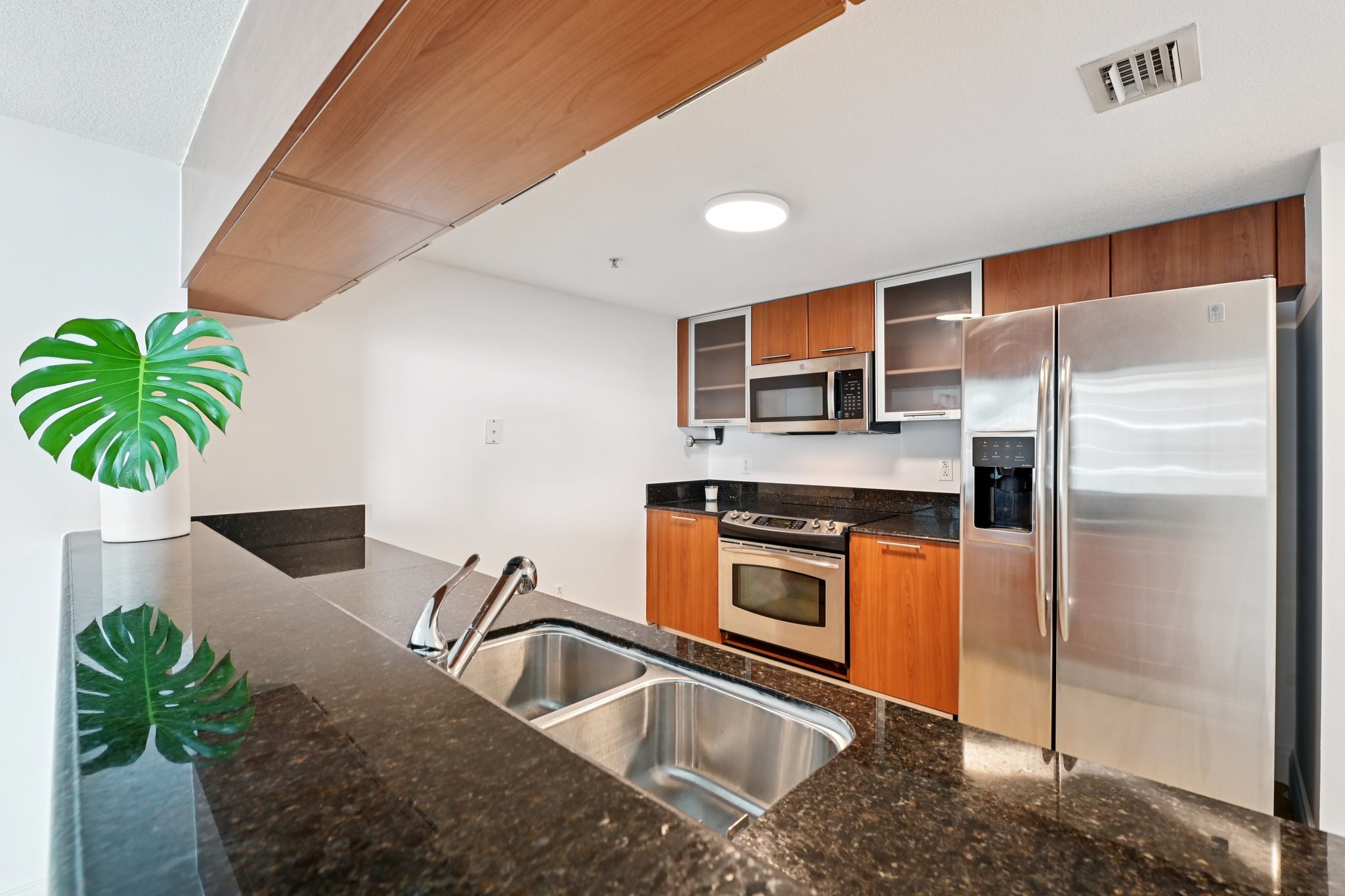 N Bayshore Dr 2811-S1003-010.jpg