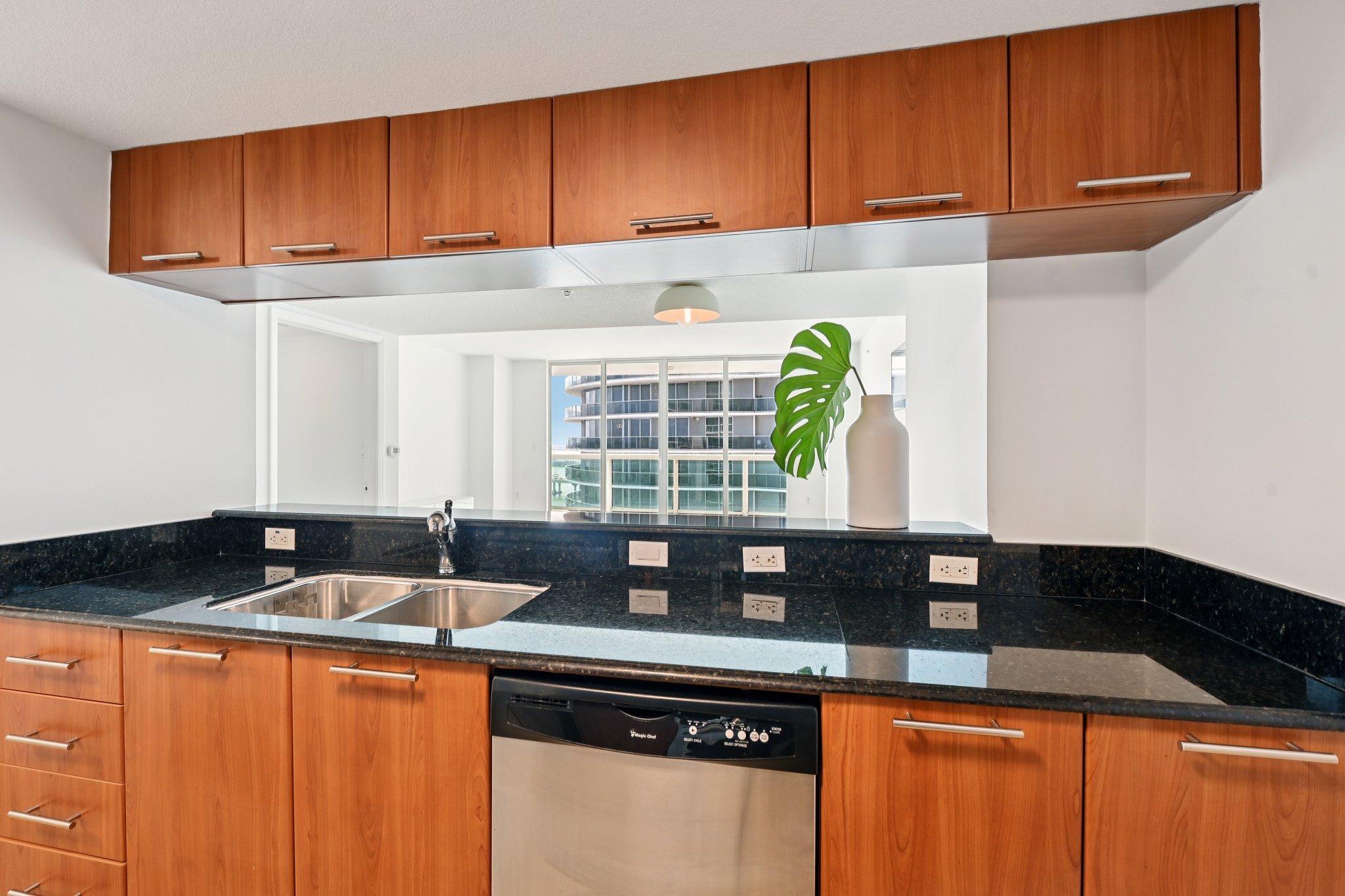 N Bayshore Dr 2811-S1003-012.jpg