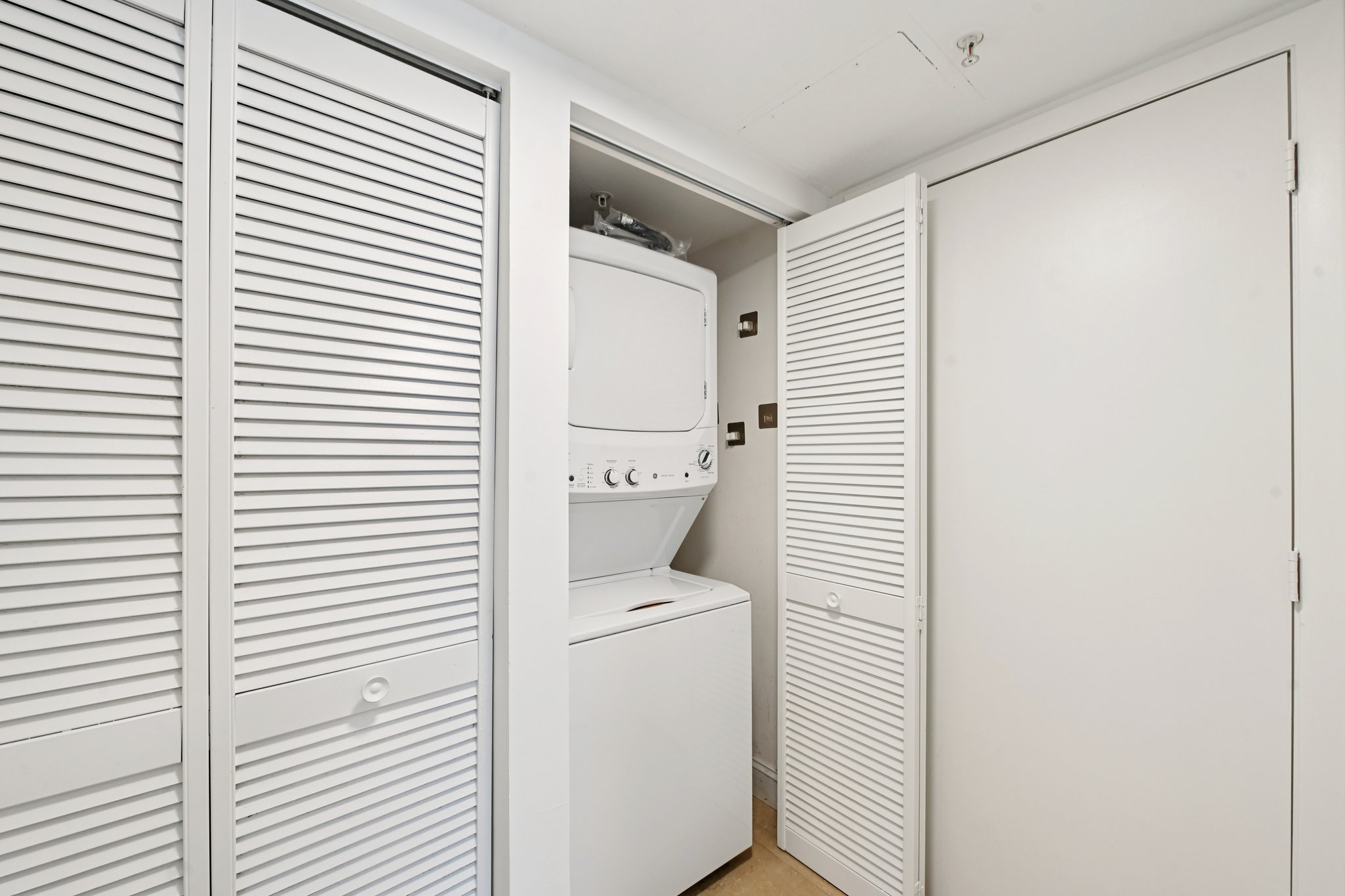 N Bayshore Dr 2811-S1003-013.jpg
