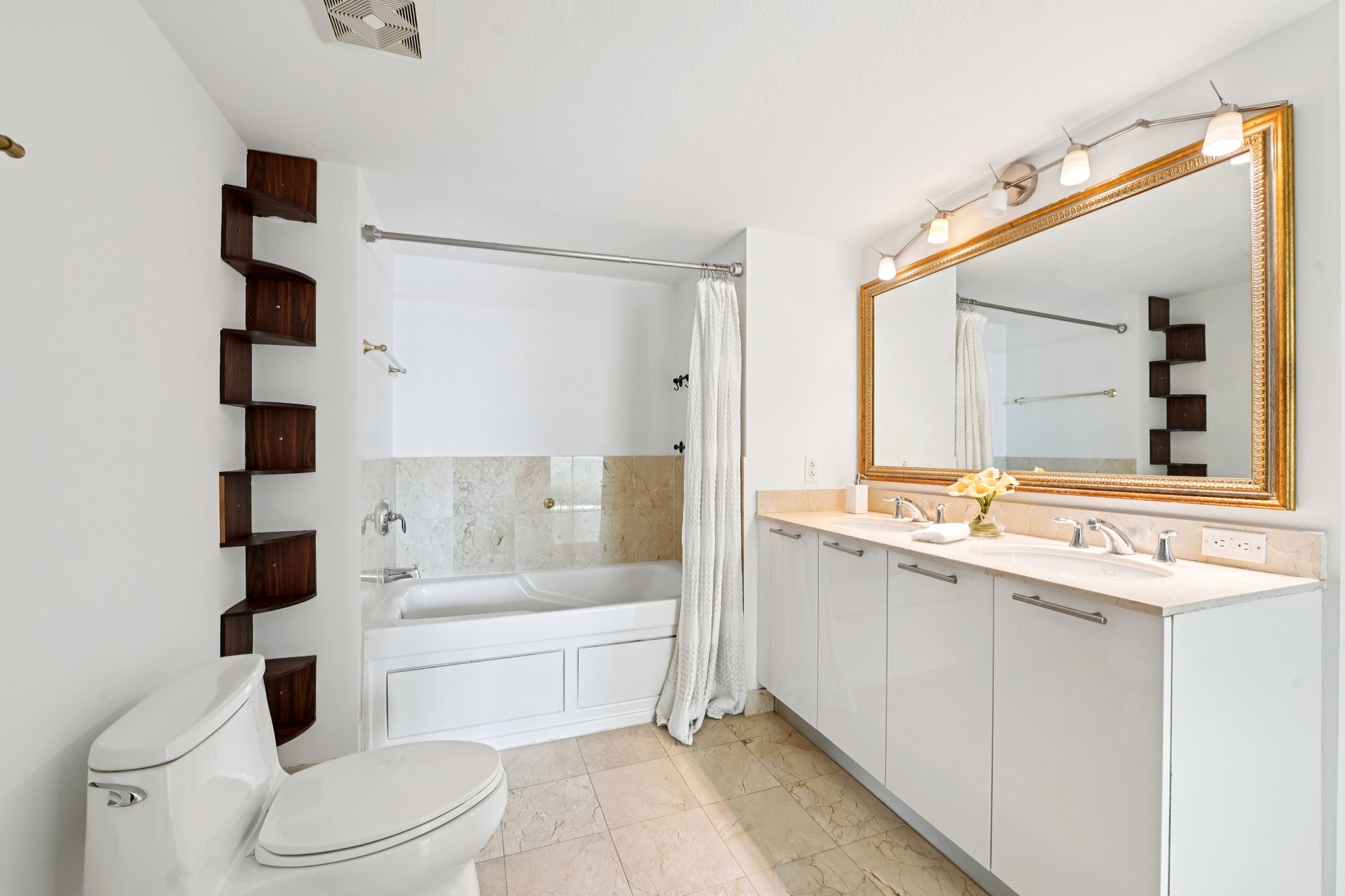 N Bayshore Dr 2811-S1003-024.jpg