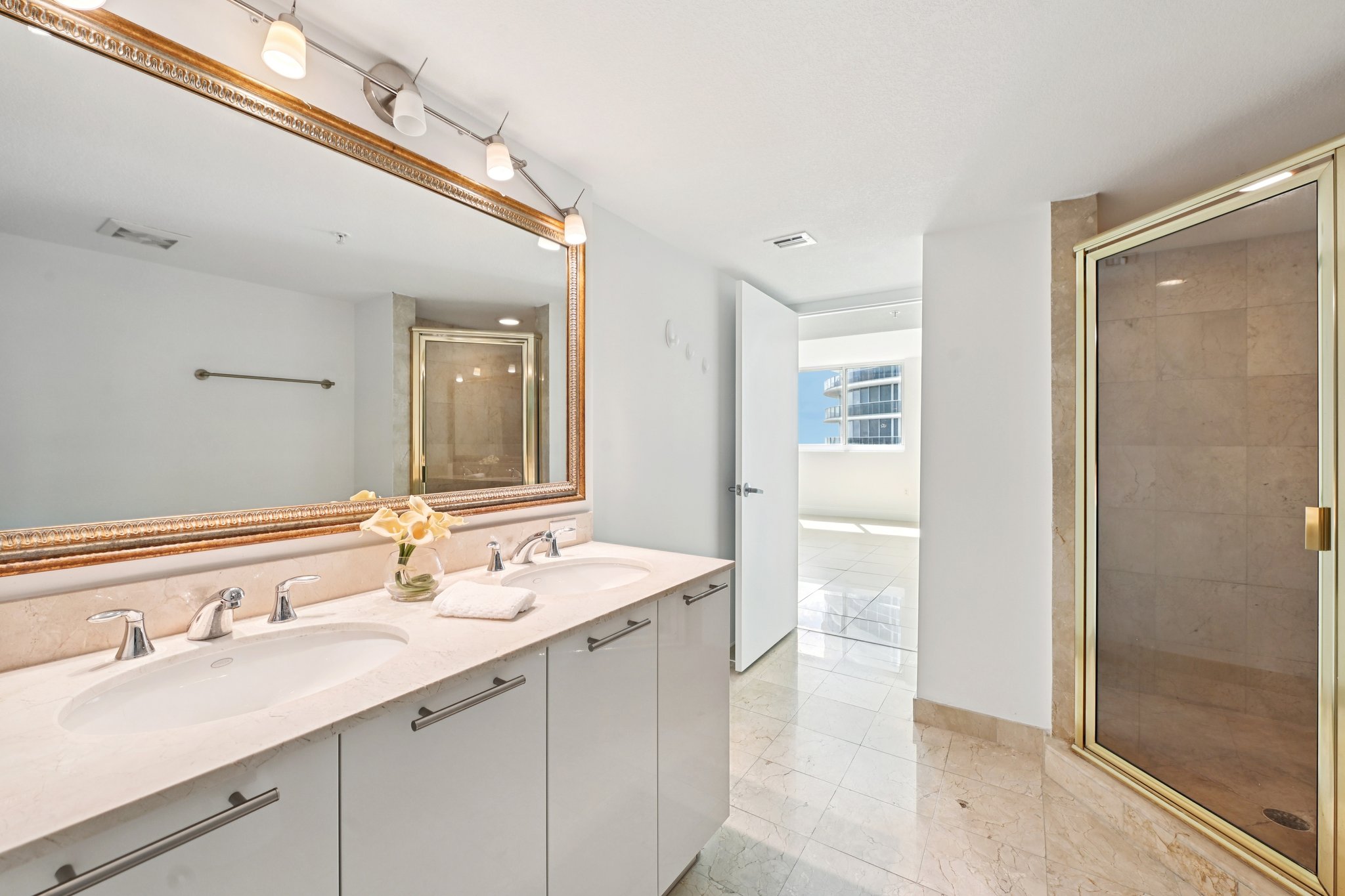 N Bayshore Dr 2811-S1003-025.jpg