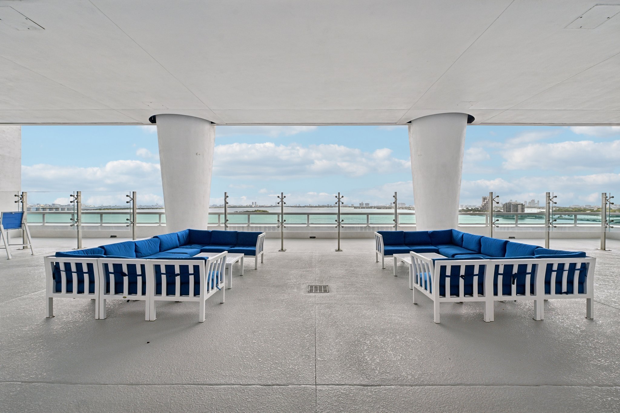 N Bayshore Dr 2811-1003-903.jpg