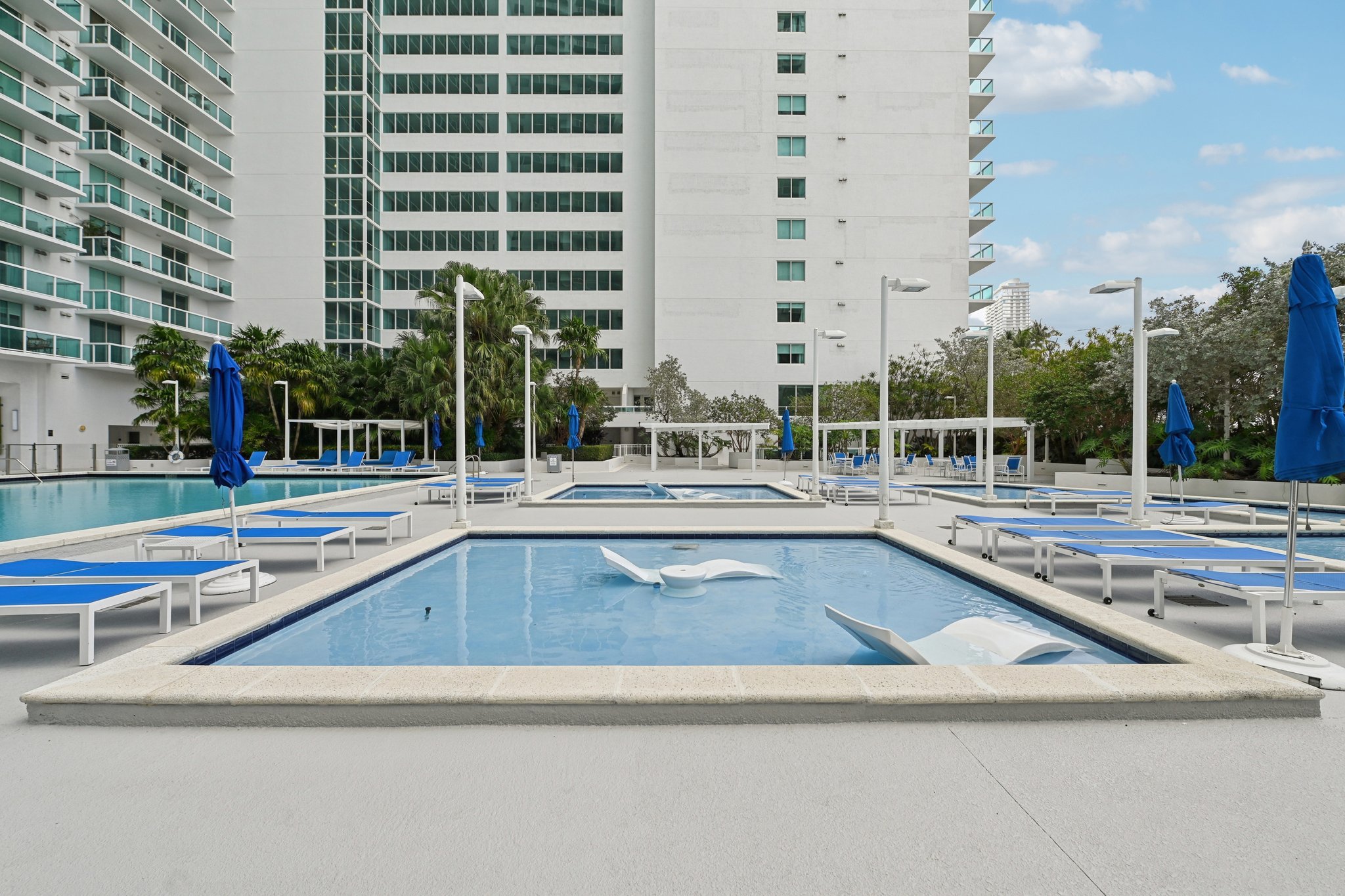 N Bayshore Dr 2811-1003-909.jpg