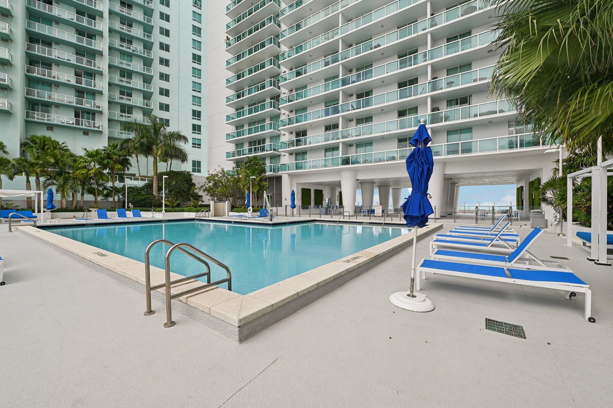 N Bayshore Dr 2811-1003-912.jpg