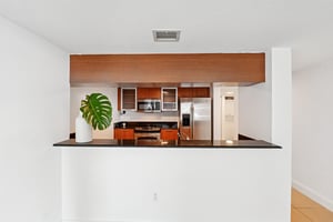 N Bayshore Dr 2811-S1003-008.jpg