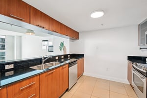 N Bayshore Dr 2811-S1003-011.jpg