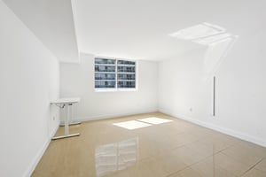 N Bayshore Dr 2811-S1003-018.jpg