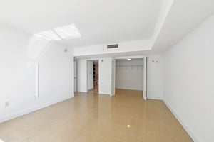 N Bayshore Dr 2811-S1003-019.jpg